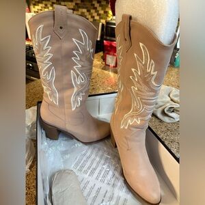 MIA Taley Embroidered Round Toe Cowboy Boots